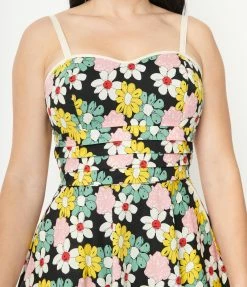 Sale Unique Vintage 1950s Fabulous Floral Print Fit & Flare Dress