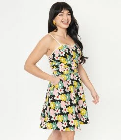 Sale Unique Vintage 1950s Fabulous Floral Print Fit & Flare Dress