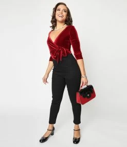 Unique Vintage Black V-Waist Crop Pants