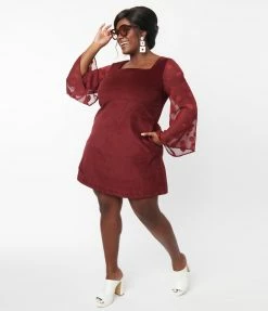 Smak Parlour Plus Size Burgundy Floral Sleeve Mini Dress