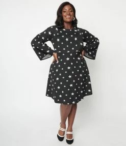 Trending Unique Vintage Plus Size Black & White Star Print Flare Dress