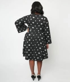 Trending Unique Vintage Plus Size Black & White Star Print Flare Dress