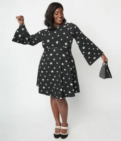 Trending Unique Vintage Plus Size Black & White Star Print Flare Dress