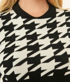 Unique Vintage 1950s Black & Ivory Houndstooth Sweater
