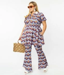 Clothing Smak Parlour Plus Size Blue & Pink Flower Power Find Your Flare Pants