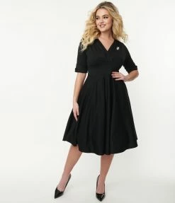 Unique Vintage Black Knit & Cameo Brooch Delores Swing Dress Clothing