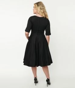 Unique Vintage Black Knit & Cameo Brooch Delores Swing Dress Clothing