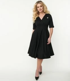 Unique Vintage Black Knit & Cameo Brooch Delores Swing Dress Clothing