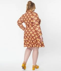 Unique Vintage Plus Size Daisy Daze Wrap Dress Clothing