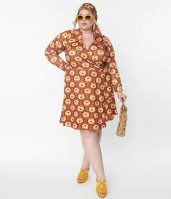 Unique Vintage Plus Size Daisy Daze Wrap Dress Clothing