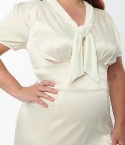 Unique Vintage Plus Size Ivory Satin Holloway Bridal Dress New Arrivals!