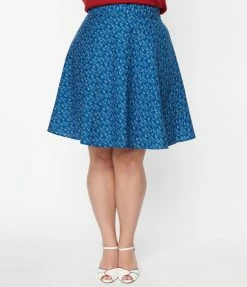 Retrolicious Plus Size Navy Sailboats Flare Skirt Clothing