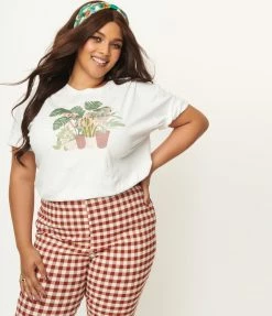 Femfetti Plus Size Plant Mom Unisex Graphic Tee