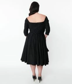Unique Vintage Plus Size Black Velvet Lamar Swing Dress