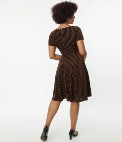 New Arrivals! Unique Vintage Brown Zig Zag Velvet Swing Dress