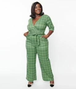 Collectif Plus Size Green Leaf Plaid Florina Jumpsuit