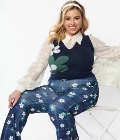 Smak Parlour Plus Size Navy & Floral Chandler Crop Sweater Vest