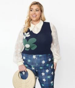 Smak Parlour Plus Size Navy & Floral Chandler Crop Sweater Vest