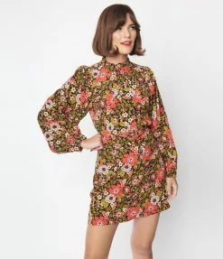 Molly Bracken Retro Red & Green Floral Ruffled Blouse New Arrivals!