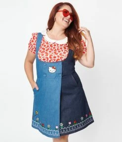 Hello Kitty X Smak Parlour Plus Size Red & White All Over Bows Top