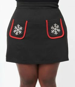 Smak Parlour Plus Size Black & Snowflake Say It Loud Mini Skirt