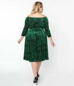 Unique Vintage Plus Size Green & Black Rose Velvet Marceline Swing Dress