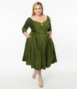 Unique Vintage Plus Size Green Velvet Lamar Swing Dress New Arrivals!