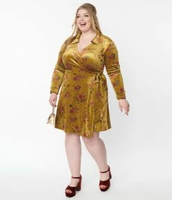 Trending Unique Vintage Plus Size Chartreuse & Red Rose Velvet Wrap Dress