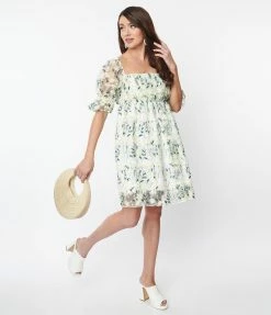 Sale Magnolia Place White & Green Daisy Tulle Babydoll