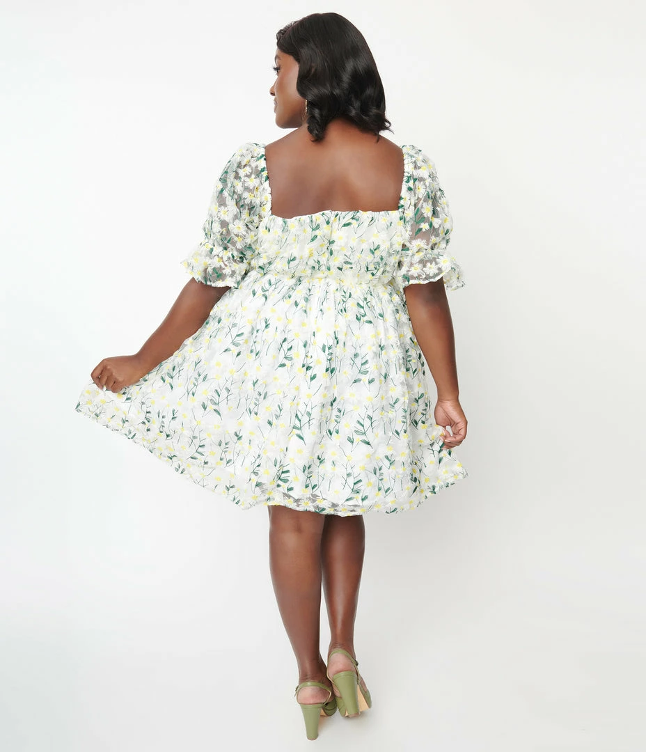 Magnolia Place Plus Size White & Green Daisy Tulle Babydoll Dress
