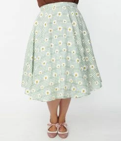 Magnolia Place Plus Size Mint Gingham & Daisy Sally Swing Skirt Clothing