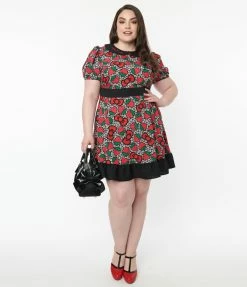 Clothing Hello Kitty X Smak Parlour Plus Size Strawberries & Bows Print Fit & Flare Dress