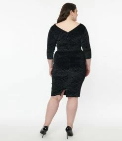 Unique Vintage Plus Size Black Tiger Embossed Velvet Jaqueline Pencil Dress Clothing