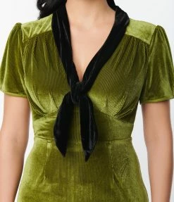 Clothing Unique Vintage Moss Ribbed Velvet Holloway Wiggle Dress