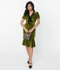 Clothing Unique Vintage Moss Ribbed Velvet Holloway Wiggle Dress