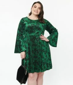 New Arrivals! Unique Vintage Plus Size Green Velvet & Black Floral Flare Dress