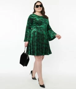 New Arrivals! Unique Vintage Plus Size Green Velvet & Black Floral Flare Dress