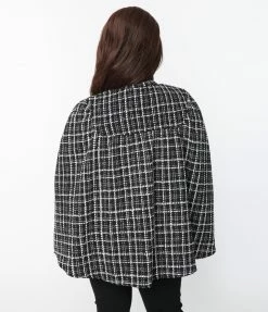 New Arrivals! Smak Parlour Plus Size Black & White Plaid Tweed Buttoned Cape Coat