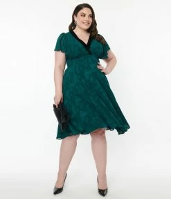 Unique Vintage Plus Size Emerald Floral Jacquard Swing Dress
