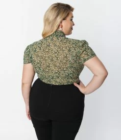 Smak Parlour Plus Size Green & Leaves Chiffon Power Play Blouse