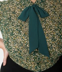 Smak Parlour Plus Size Green & Leaves Chiffon Power Play Blouse