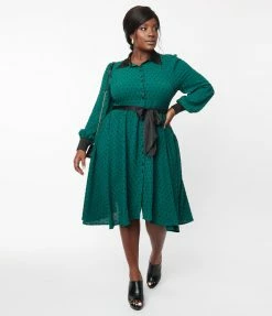 Unique Vintage Plus Size Hunter Green & Black Clip Dot Shirtdress New Arrivals!