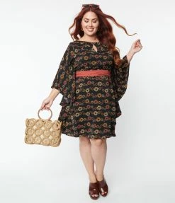 New Arrivals! Smak Parlour Plus Size Black & Red Floral Social Climber Caftan