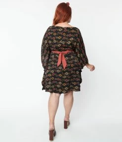 New Arrivals! Smak Parlour Plus Size Black & Red Floral Social Climber Caftan
