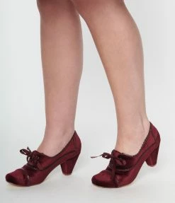 Demfon International (Chelsea Crew) Shoes Chelsea Crew Burgundy Velvet Scalloped Oxford Pumps
