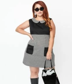 Smak Parlour Plus Size Black & White Houndstooth Shift Dress