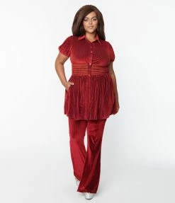 Clothing Smak Parlour Plus Size Burgundy Honeycomb Velvet Flare Pants