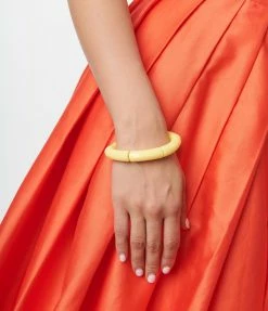 Pannee Light Yellow Acrylic Stretch Bracelet