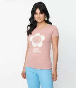 Fan Flair SmileyÃ‚Â® X Unique Vintage Pink & SmileyÃ‚Â® Daisy Original Unisex Graphic Tee