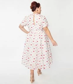 Unique Vintage Plus Size White & Multi Hearts Crinkle Libby Swing Dress